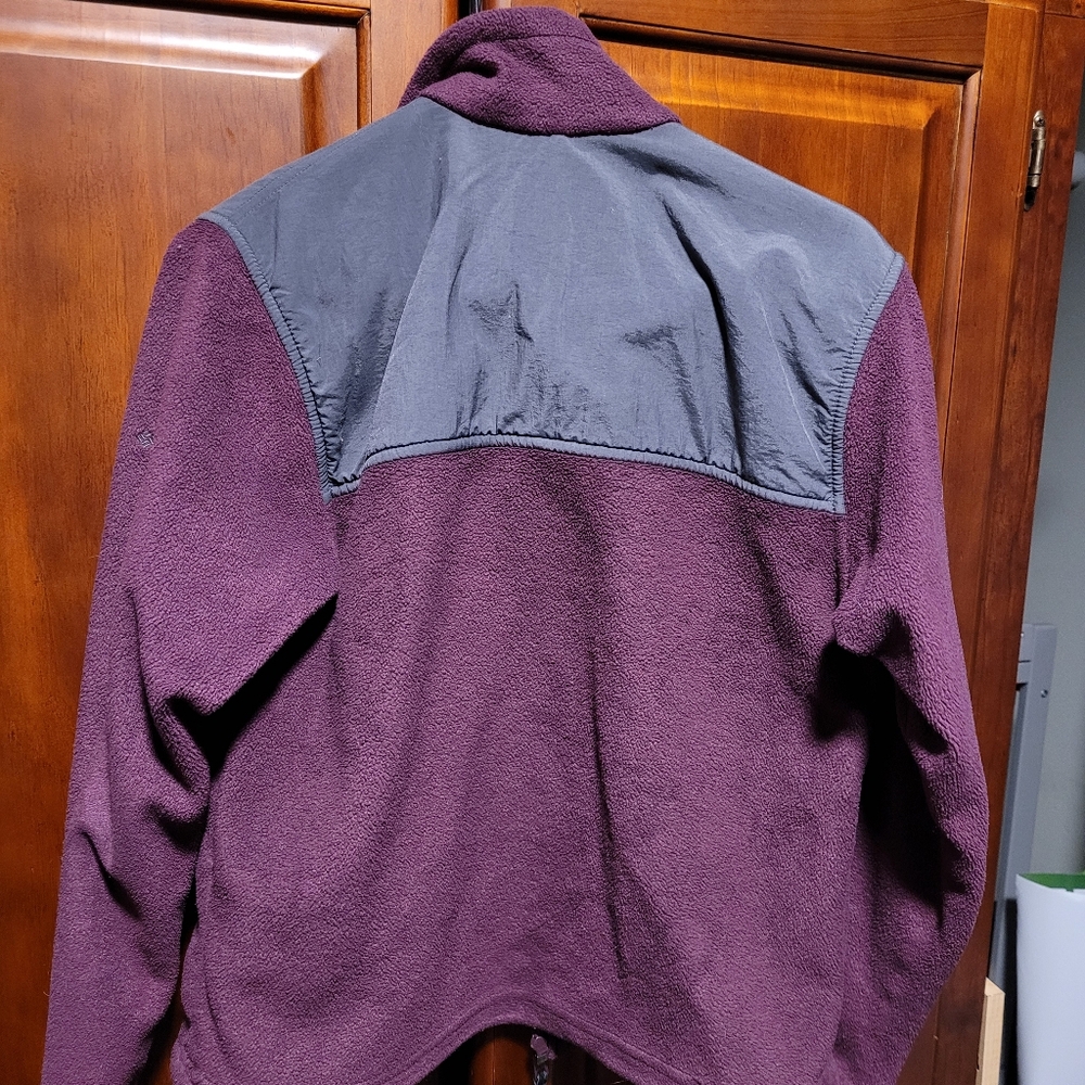 Columbia Zip Up - Picture 3 of 4